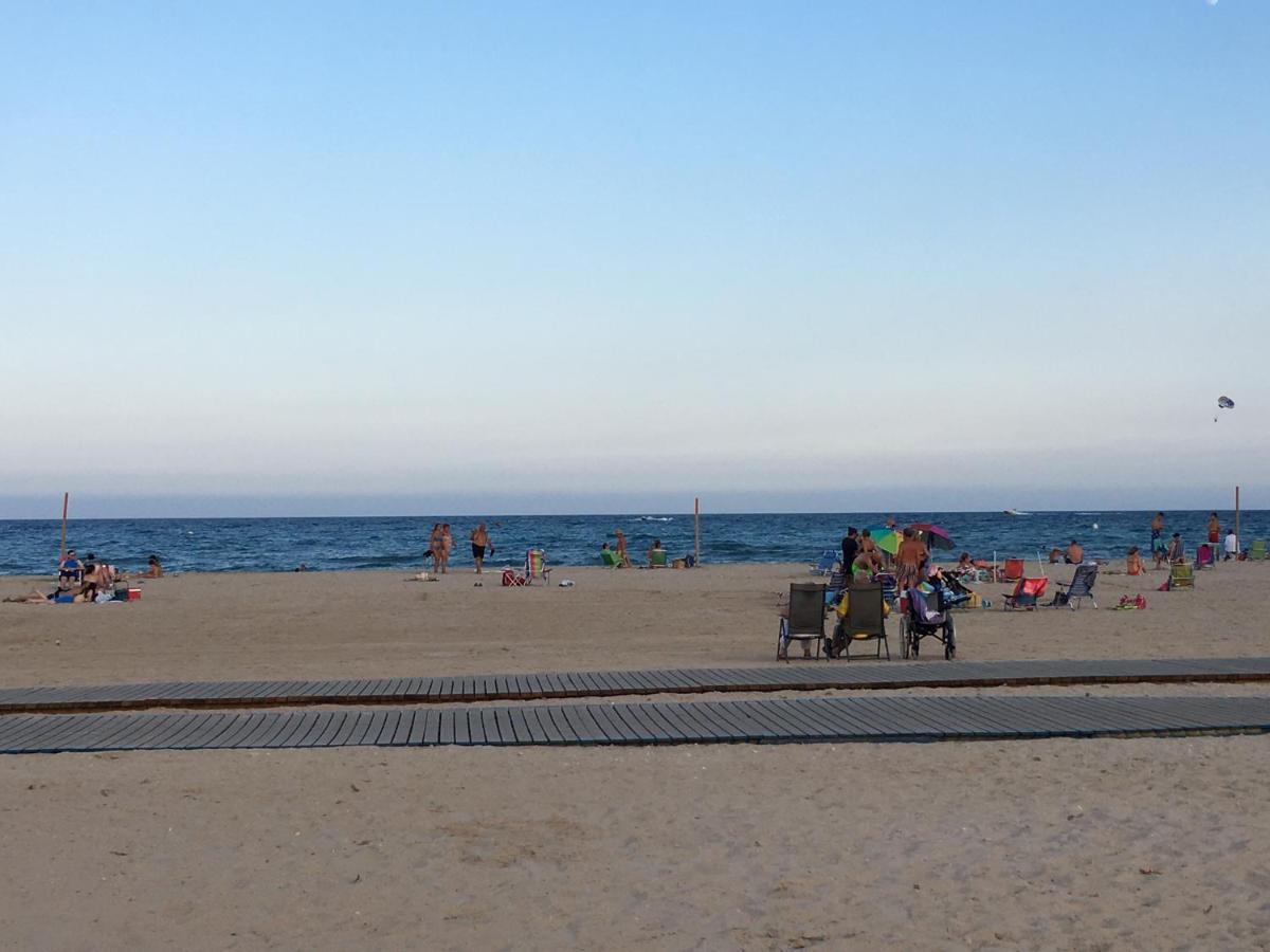 Cosy, Seaview Apartment, Close To Beach And Bars -Edificio Rhin カンポアモル エクステリア 写真